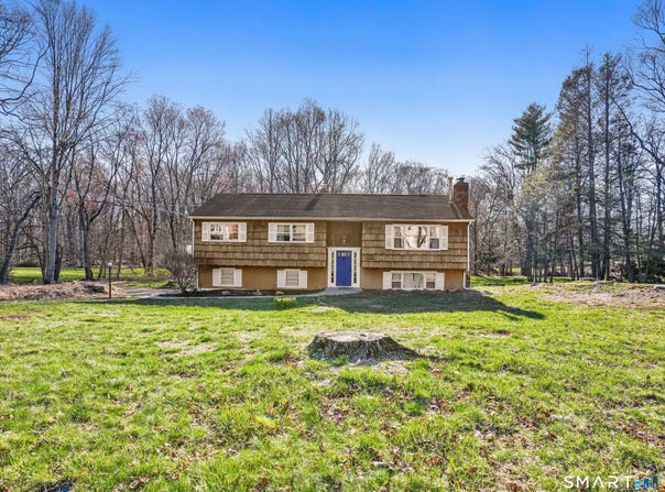 16 Deepdene Road, Trumbull, CT 06611