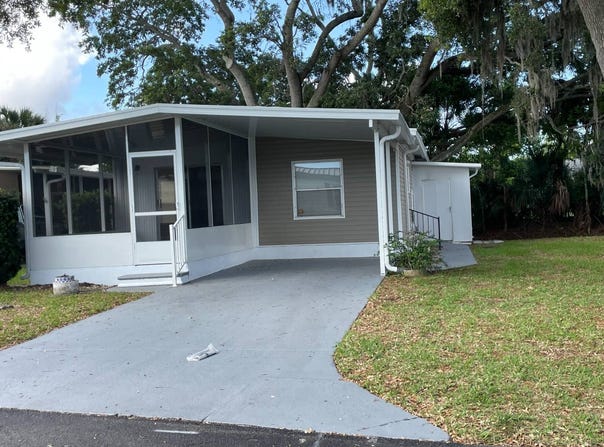 33 Las Palmas, Edgewater, FL 32132