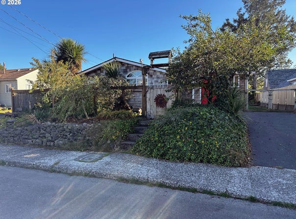 779 16TH Ave, Seaside, OR 97138