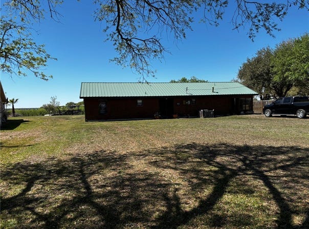 137 Harbor Circle, Mathis, TX 78368