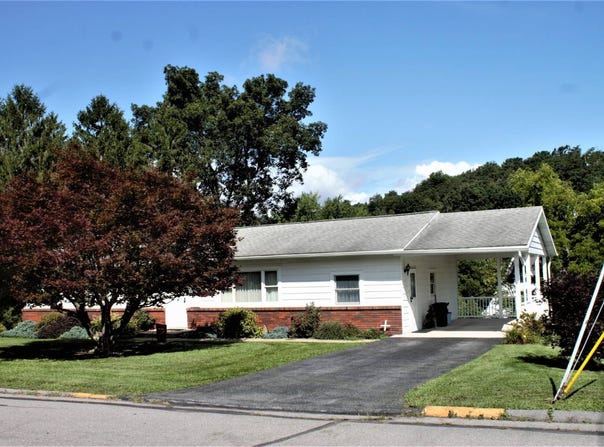 1201 N Hillview St, Lock Haven, PA 17745