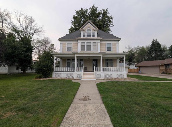 628 6th Ave, Sheldon, IA 51201