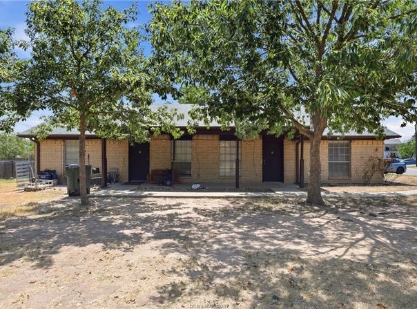 1919 Pine Tree Drive, Bryan, TX 77802