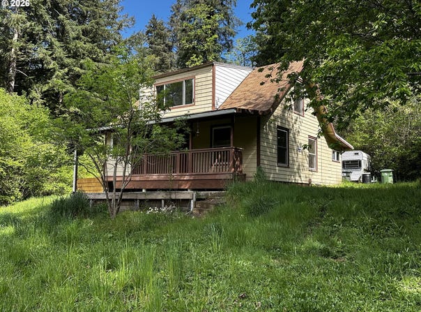 88894 3RD St, Swisshome, OR 97480