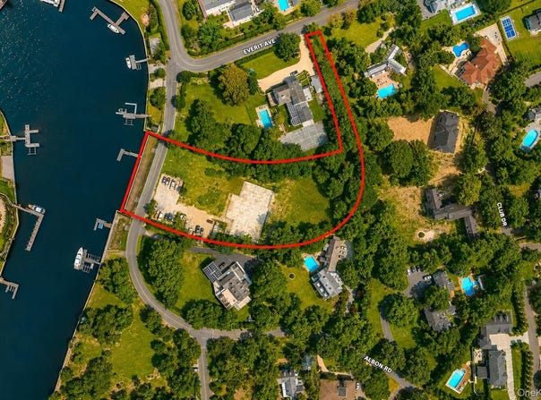 208 Everit Avenue, Hewlett, NY 11557