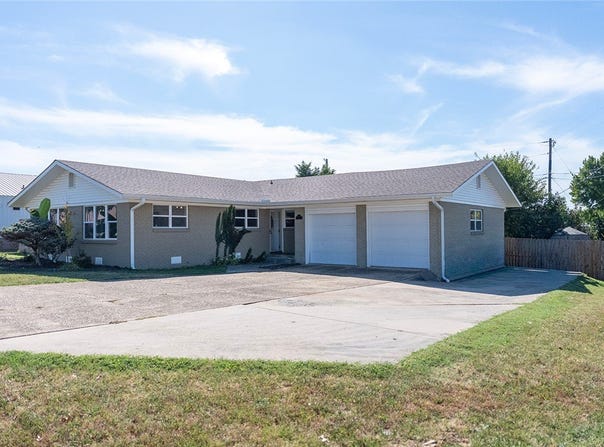 900 6th Street, Rogers, AR 72756