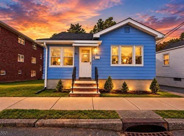 20 Wilson Ave, Totowa Boro, NJ 07512-2417