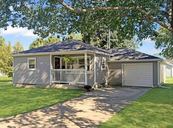 919 3rd Street NE, Hampton, IA 50441