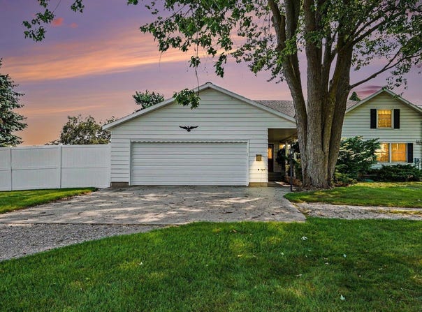 385 S Ely Highway, Ithaca, MI 48847