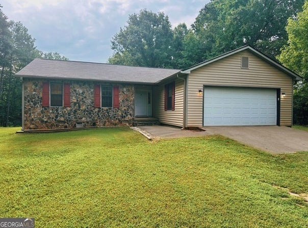 245 W Kelly Lake Road, Brooks, GA 30205