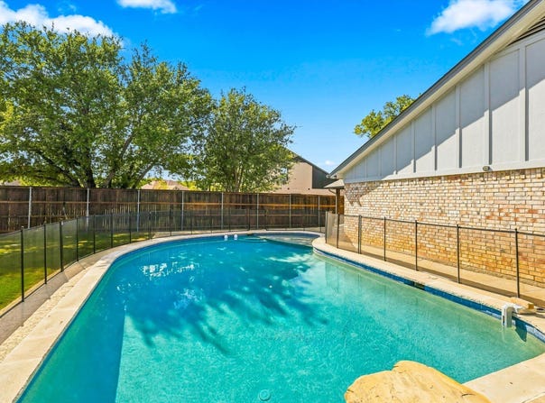 2857 Hurstview Drive, Hurst, TX 76054