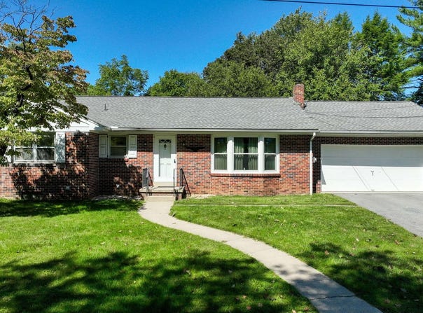 42 OAK Lane, STEVENS, PA 17578