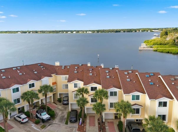 140 BRENT Circle, OLDSMAR, FL 34677