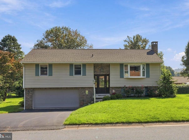 43 CARDINAL Drive, STEVENS, PA 17578