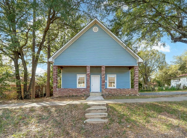 407 N 4Th St, De Queen, AR 71832
