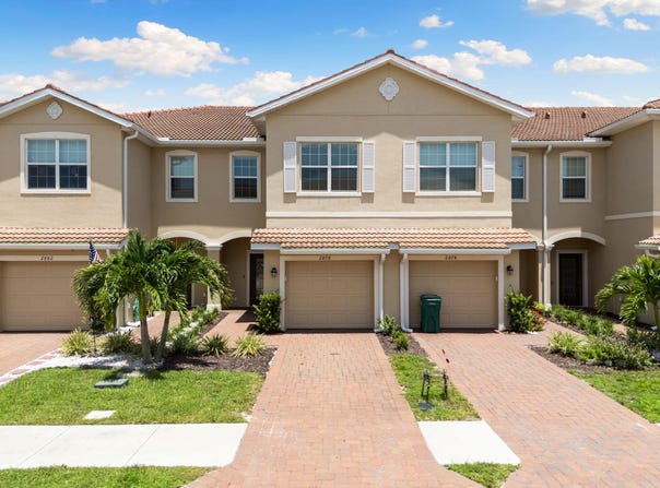 2878 BLOSSOM Way, Naples, FL 34120