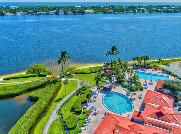 103 Half Moon Circle, Hypoluxo, FL 33462