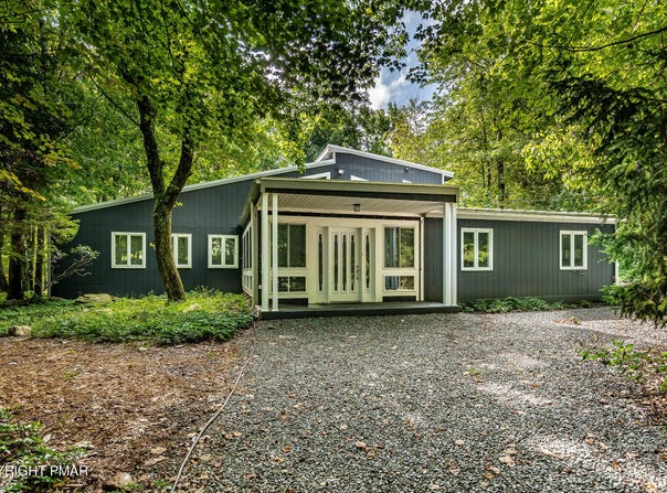 11 Mason Street, Mount Pocono, PA 18344