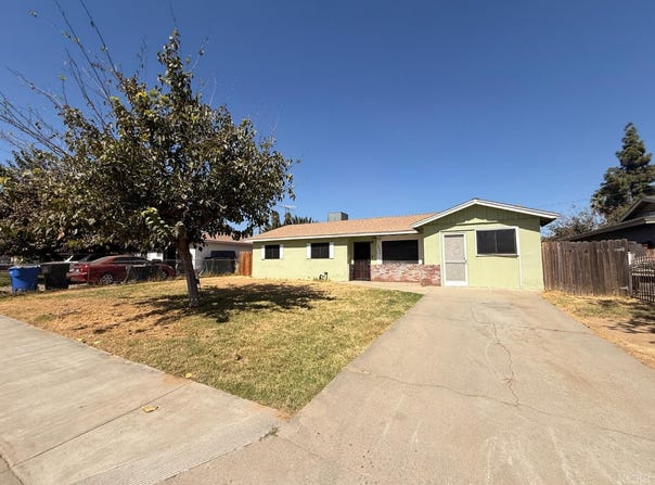 10840 Beverly Drive, Hanford, CA 93230