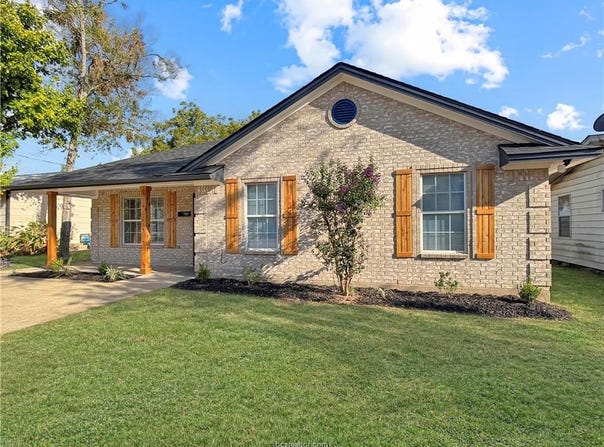 1105 W Davis Street, Hearne, TX 77859