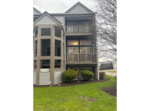 1099 Riverside Dr, Beaver, PA 15009