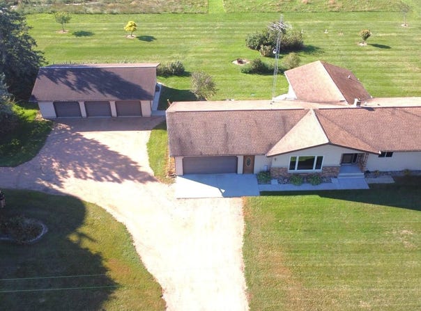 W8933 CTH B, Bryant, WI 54418