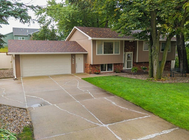 936 Shagbark Drive, Nevada, IA 50201