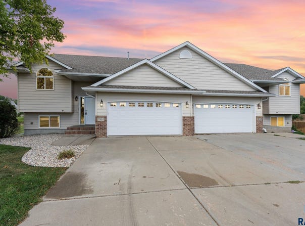 7514 W 58th St, Sioux Falls, SD 57106-5935