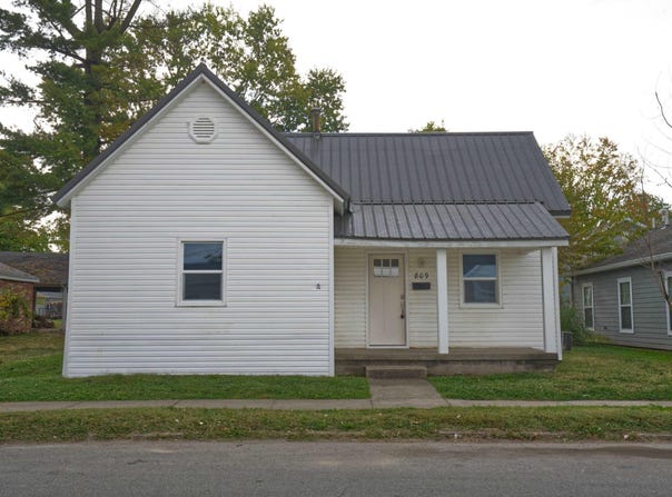 809 N Court Street, Sullivan, IN 47882-1011