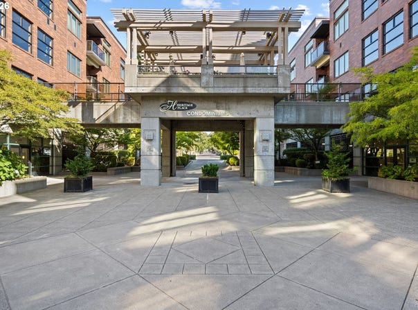 400 W 8TH St, Vancouver, WA 98660