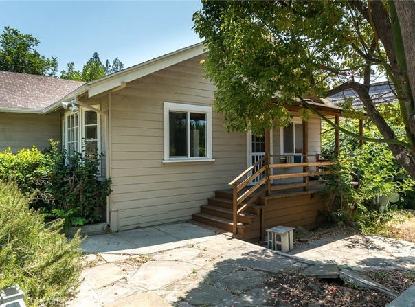 316-W Kenneth Road, Glendale, CA 91202