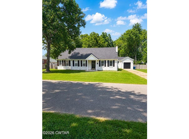 205 E 10th Street, Trenton, TN 38382