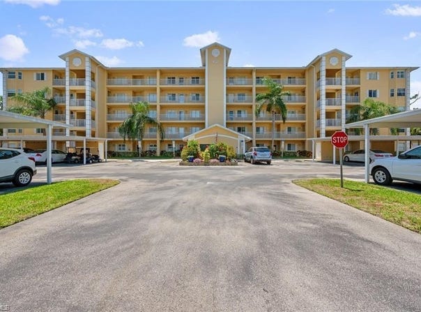 19870 Breckenridge Dr, ESTERO, FL 33928