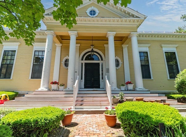 35 Nonantum St, Boston, MA 02135
