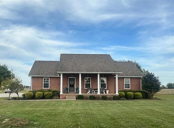 1061 Hooks Road, Hardinsburg, KY 40143