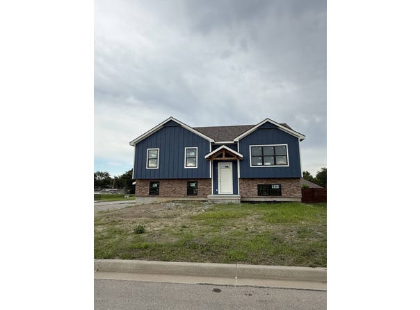 302 Lykins Lane, Cameron, MO 64429