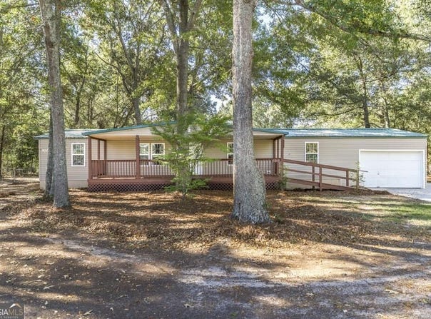 100 Pine Street, Elko, GA 31025