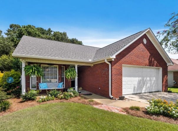 910 BAYWOOD RD, Dothan, AL 36305