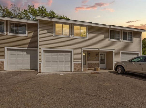3320 River Bluff Drive, Eagan, MN 55121