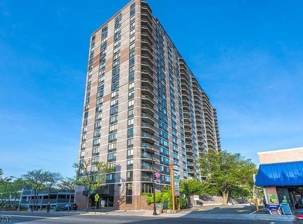 770 Anderson Ave, Cliffside Park Boro, NJ 07010-2136