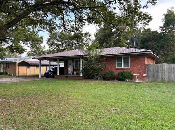 313 NW Edgar, Hoxie, AR 72433