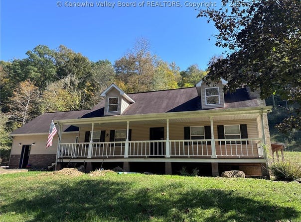 1429 Foxwood Lane, Elkview, WV 25071