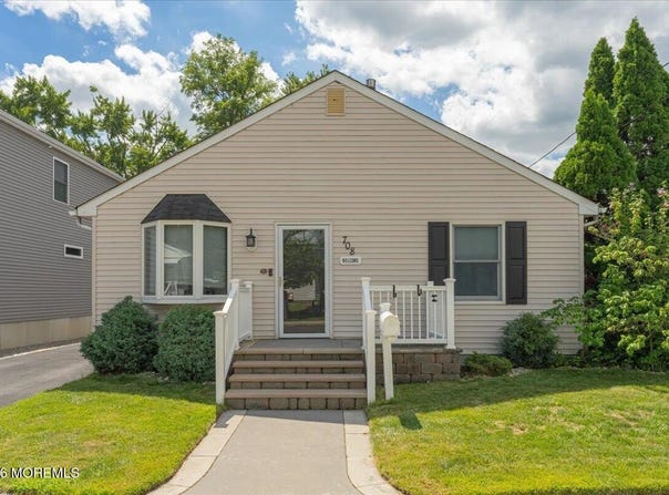 708 Morningside Avenue, Union Beach, NJ 07735