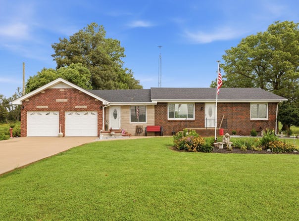 1352 Grant Road, Murray, KY 42071