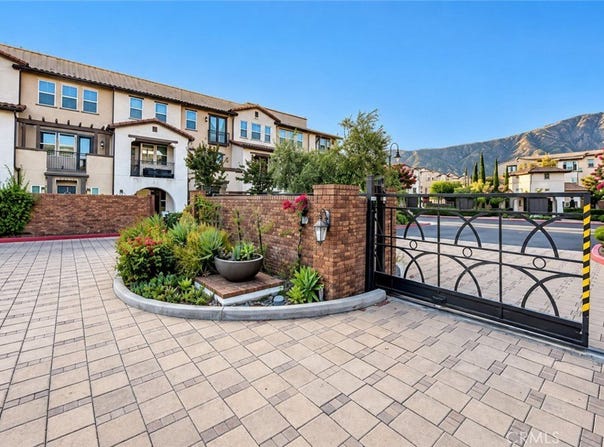 631 W Foothill, Glendora, CA 91741