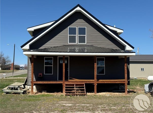 421 9th Avenue W, Roundup, MT 59072