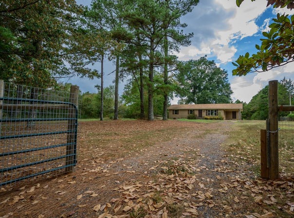 212 Polk Road 88, Mena, AR 71953