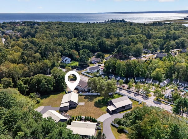 7 Pebble Lane, Kennebunk, ME 04043