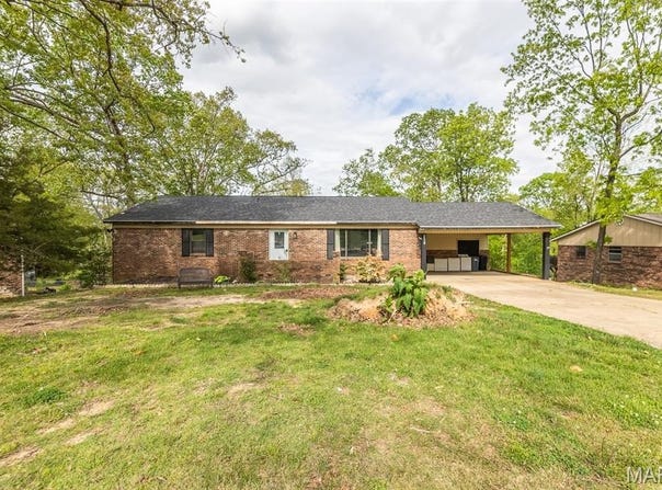 2010 Schweitzer Drive, Poplar Bluff, MO 63901