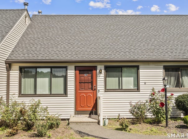 26 Dannys Way, Wallingford, CT 06492